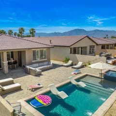 Twin Palms - Walk to festivals!   Stunning homes!