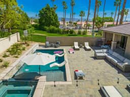Twin Palms - Walk to festivals!   Stunning homes!