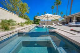 Twin Palms - Walk to festivals!   Stunning homes!