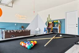 Elegance House - Giant Backyard w/ Rockslide
