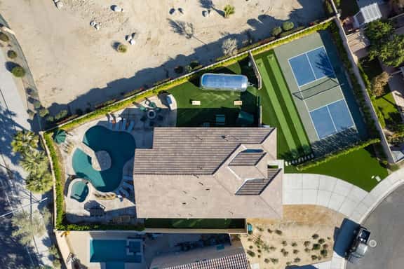 THE CAMP!!!!  Pickle ball court, Airstream with queen bed, a tent, lawn bowling, putting green, and lots of outdoor games!
