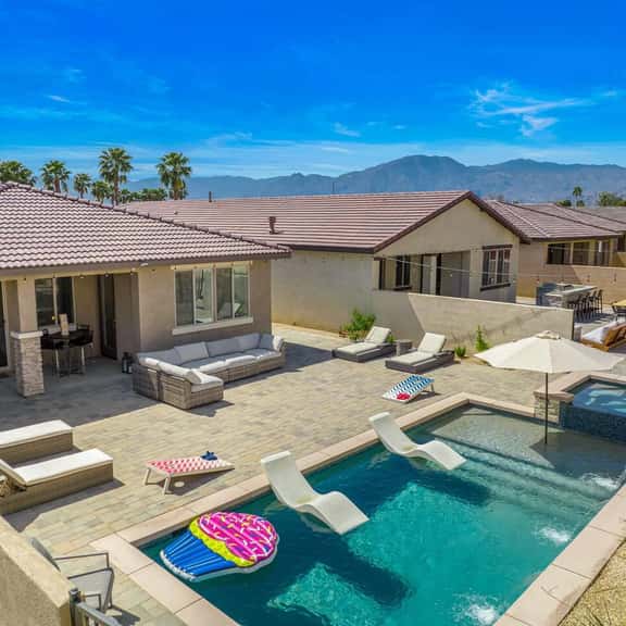Twin Palms - Walk to festivals! Stunning homes! - Image 1