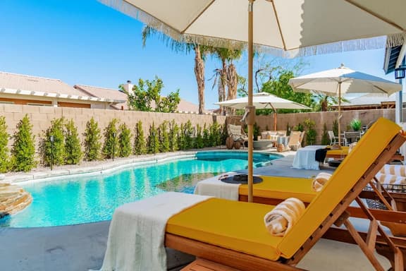 The Lemon Tree - Festival/Golf Oasis